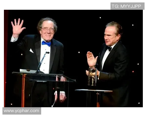 琼斯的传奇旅程：探索他在科学与艺术领域的辉煌成就与影响力